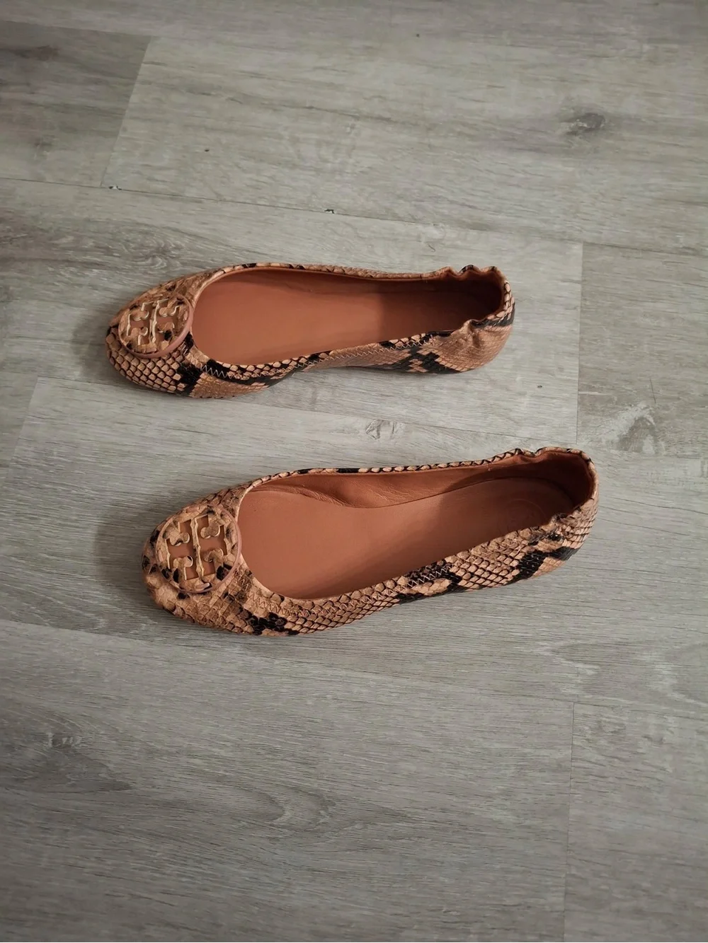Tory Burch Snake-Print Ballet Flats in Tan and Black size 6